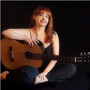 Profesora de música con vasta experiencia en la enseñanza de instrumentos: guitarra, voz, piano. Estoy reservando mis dos últimos cupos para clases, contáctame